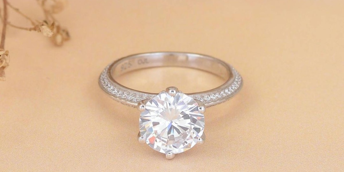 How to Style Diamond Rings with Everyday Outfits