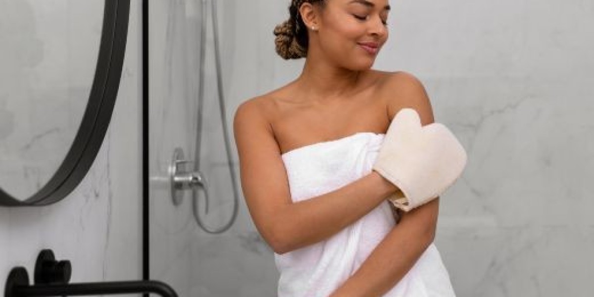 Back Acne Solutions: Best Scrubbers for Smooth, Clear Skin