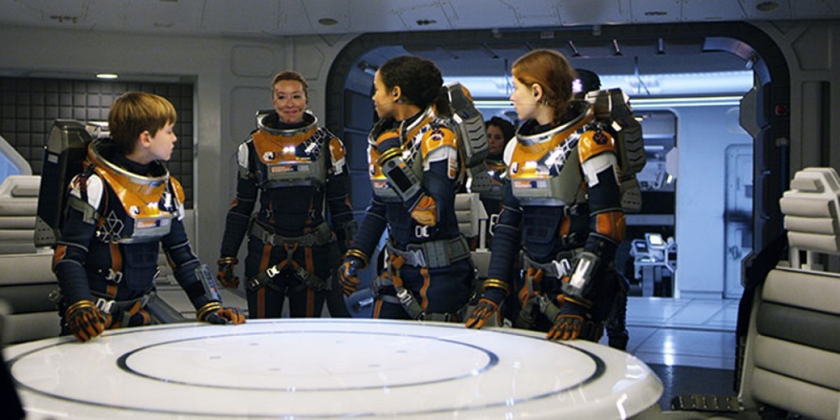 Lost in Space Final Season - Netflix 2021