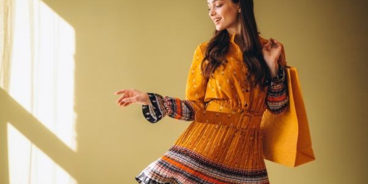 How to Choose Elegant Outfits for Family Celebrations