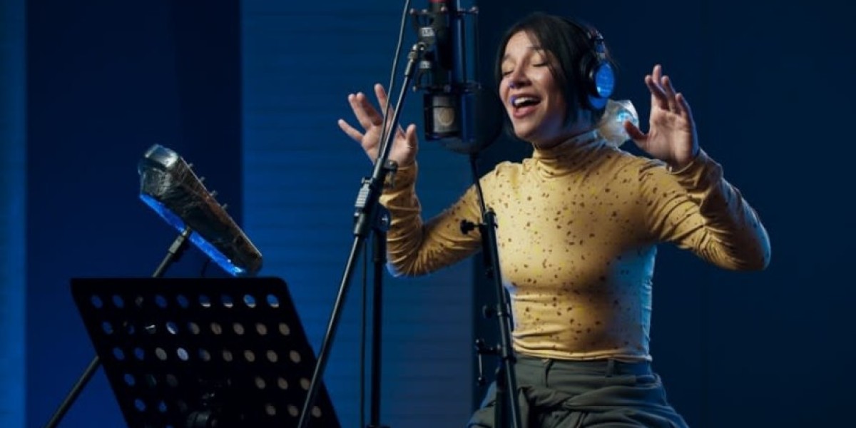 Priscilla Alcantara: 'Vou Voar' for Over the Moon