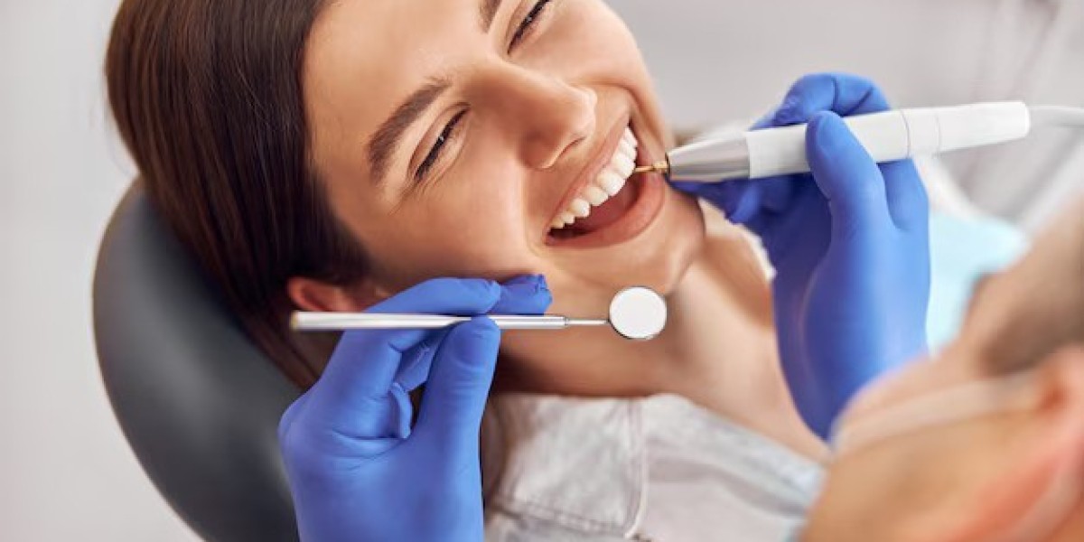 Top Signs You Need to Visit a Dentist Immediately