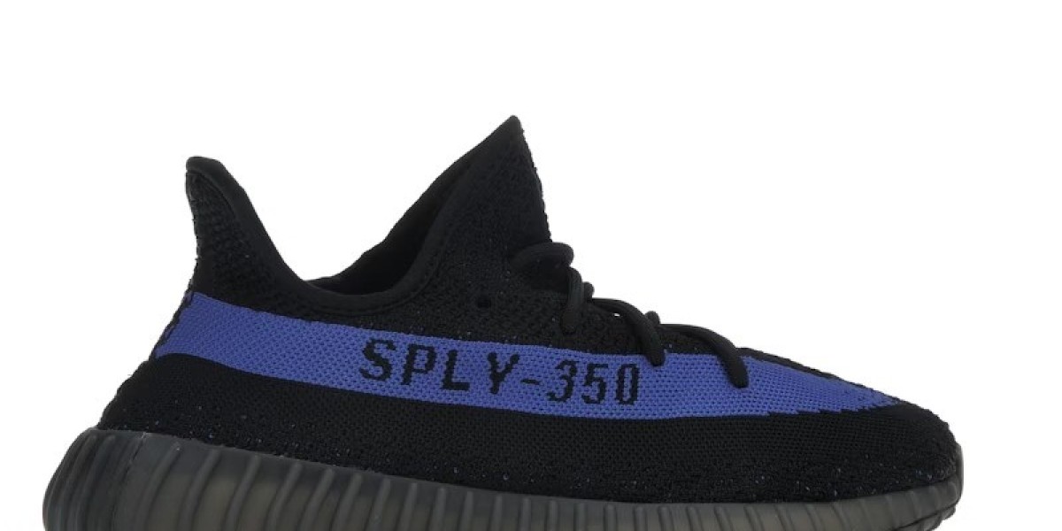 What Makes the Yeezy Boost 350 V2 Stand Out in 2026?