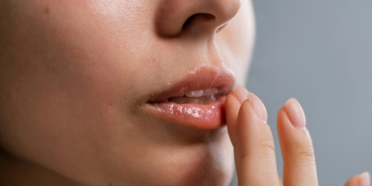 Why Should You Choose a Lip Balm with Hyaluronic Acid and Peptides for Healthier, Fuller-Looking Lips?