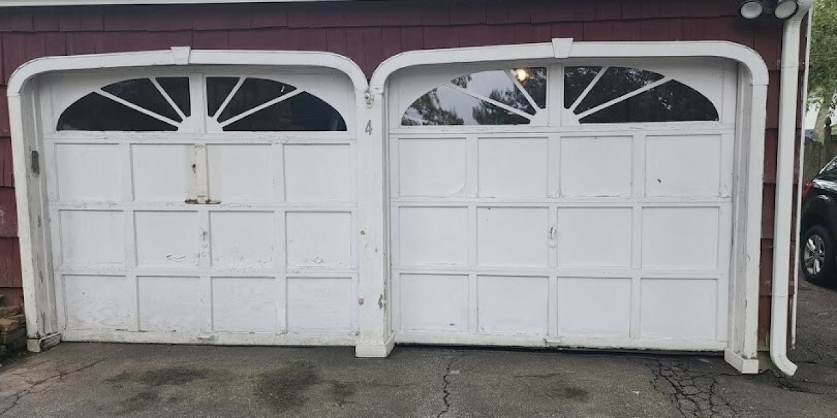 Trusted Garage Door Repair Specialists Serving East Northport