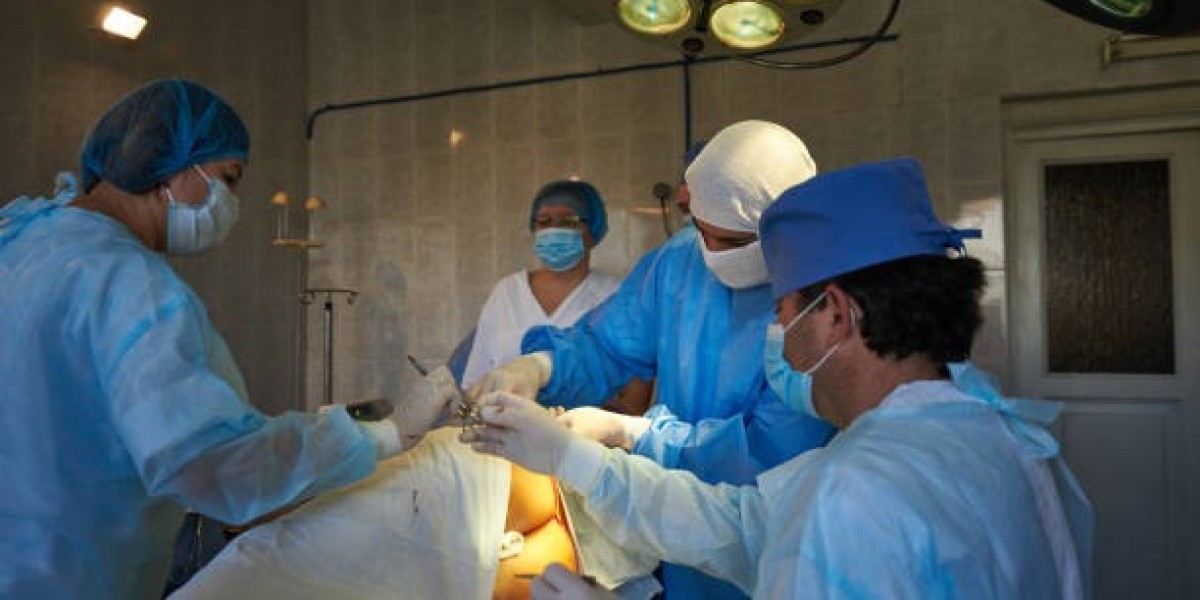 Best Cosmetic Surgeon in Punjab – Transform Your Beauty with Kyra Clinic