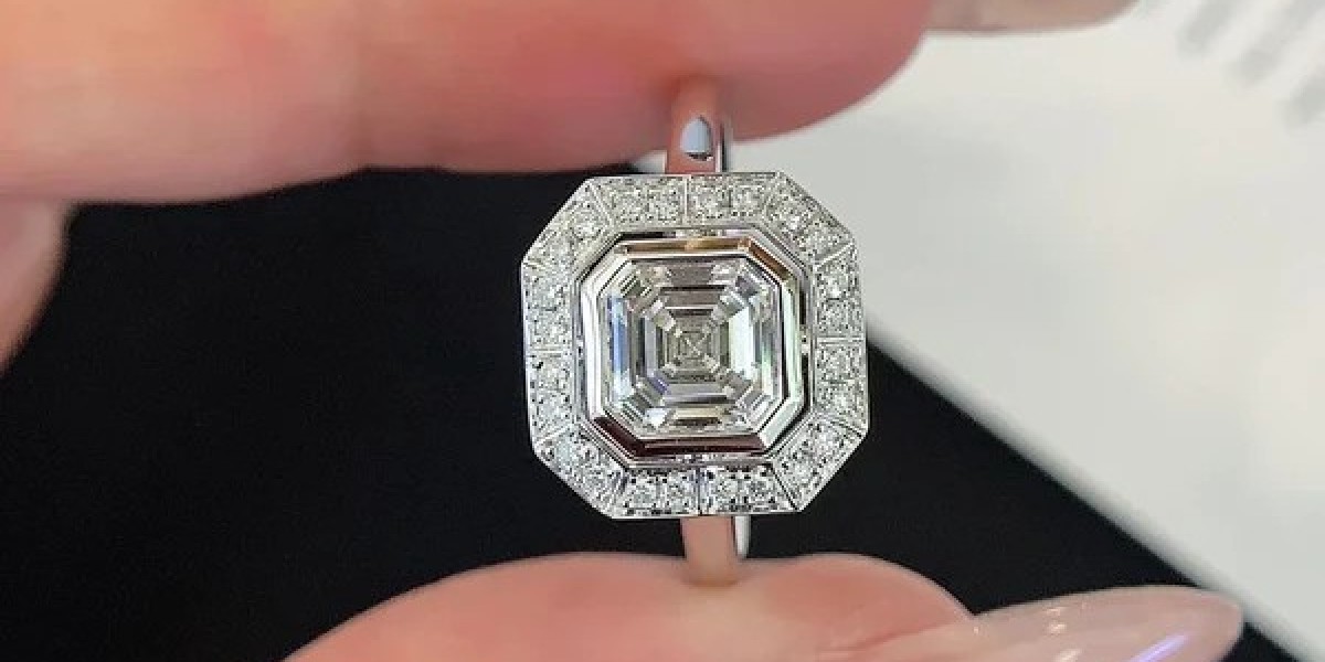 Elegant Engagement Ideas with a Lab Grown Asscher Cut Diamond Ring
