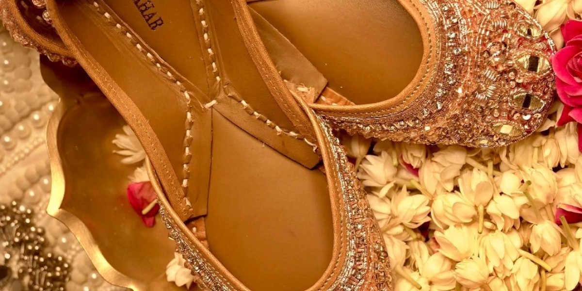 Why Bridal Juttis Are the Bridal Fashion Trend Every Bride Is Talking About