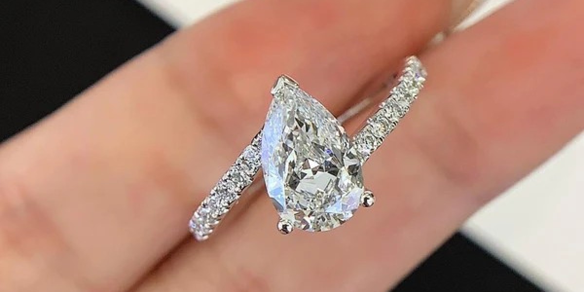 Top Lab Grown Diamond Solitaire Ring Trends to Watch This Year